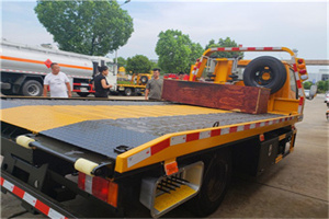 改则附近拖车电话号码服务